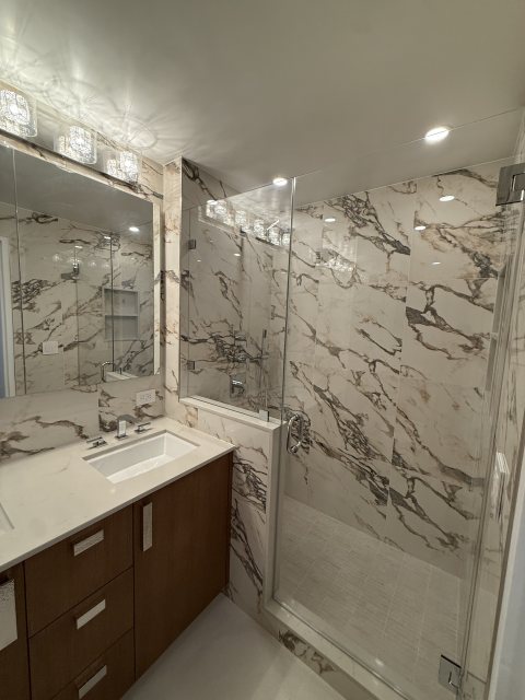 Bathrooms remodel by A&A Construction